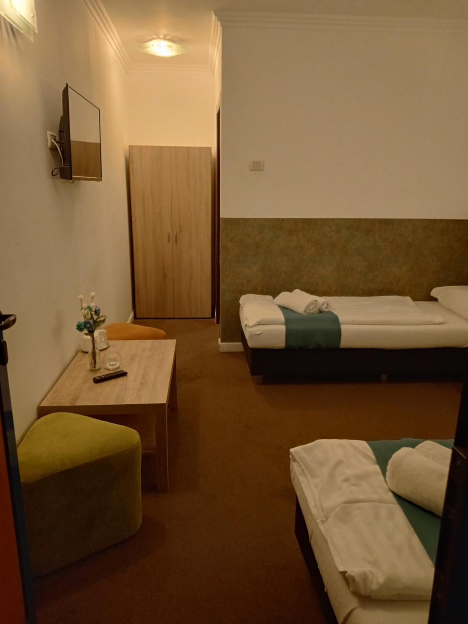 Motel Ruta 33 อาราด ภายนอก รูปภาพ
