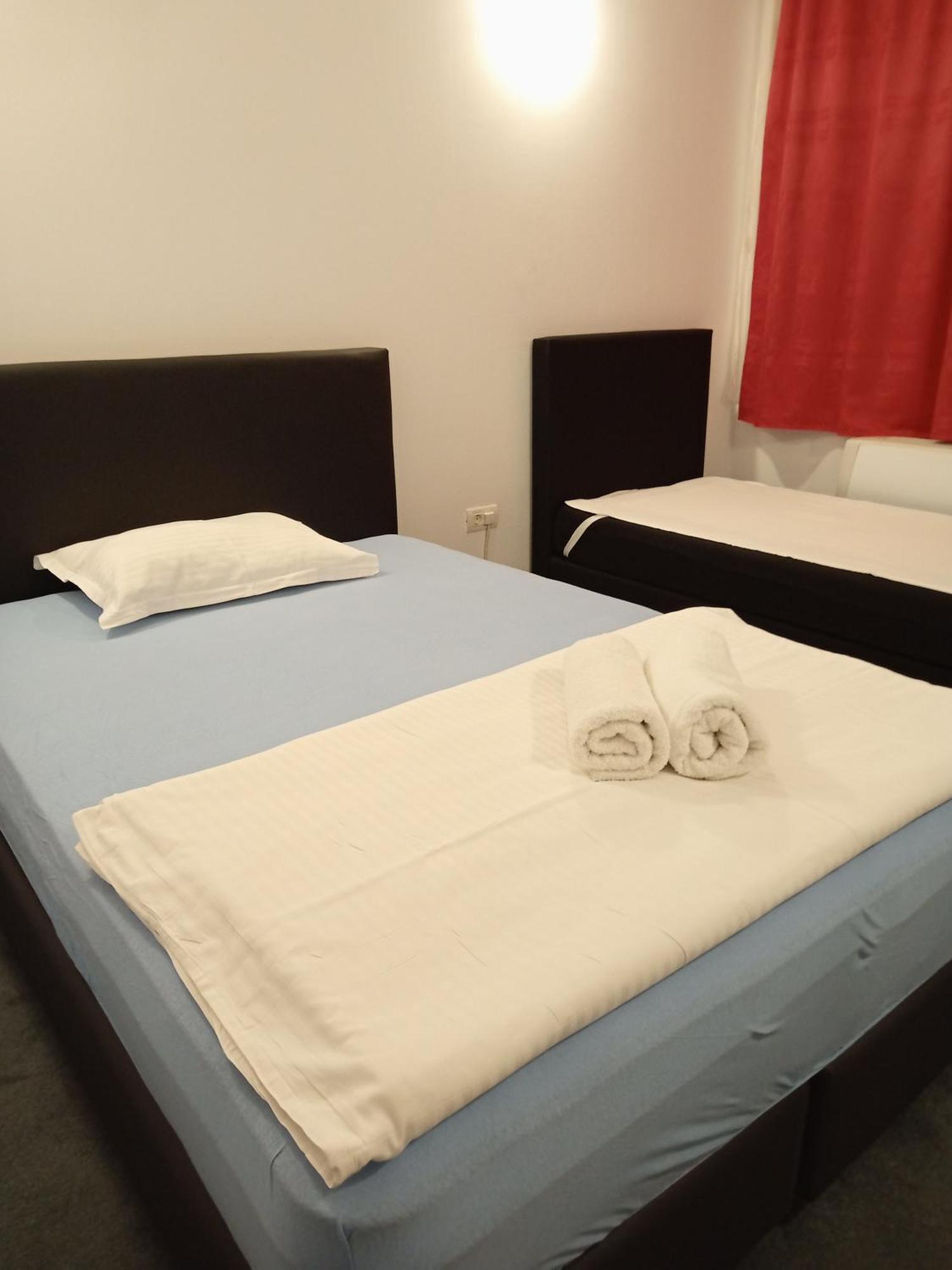 Motel Ruta 33 อาราด ภายนอก รูปภาพ