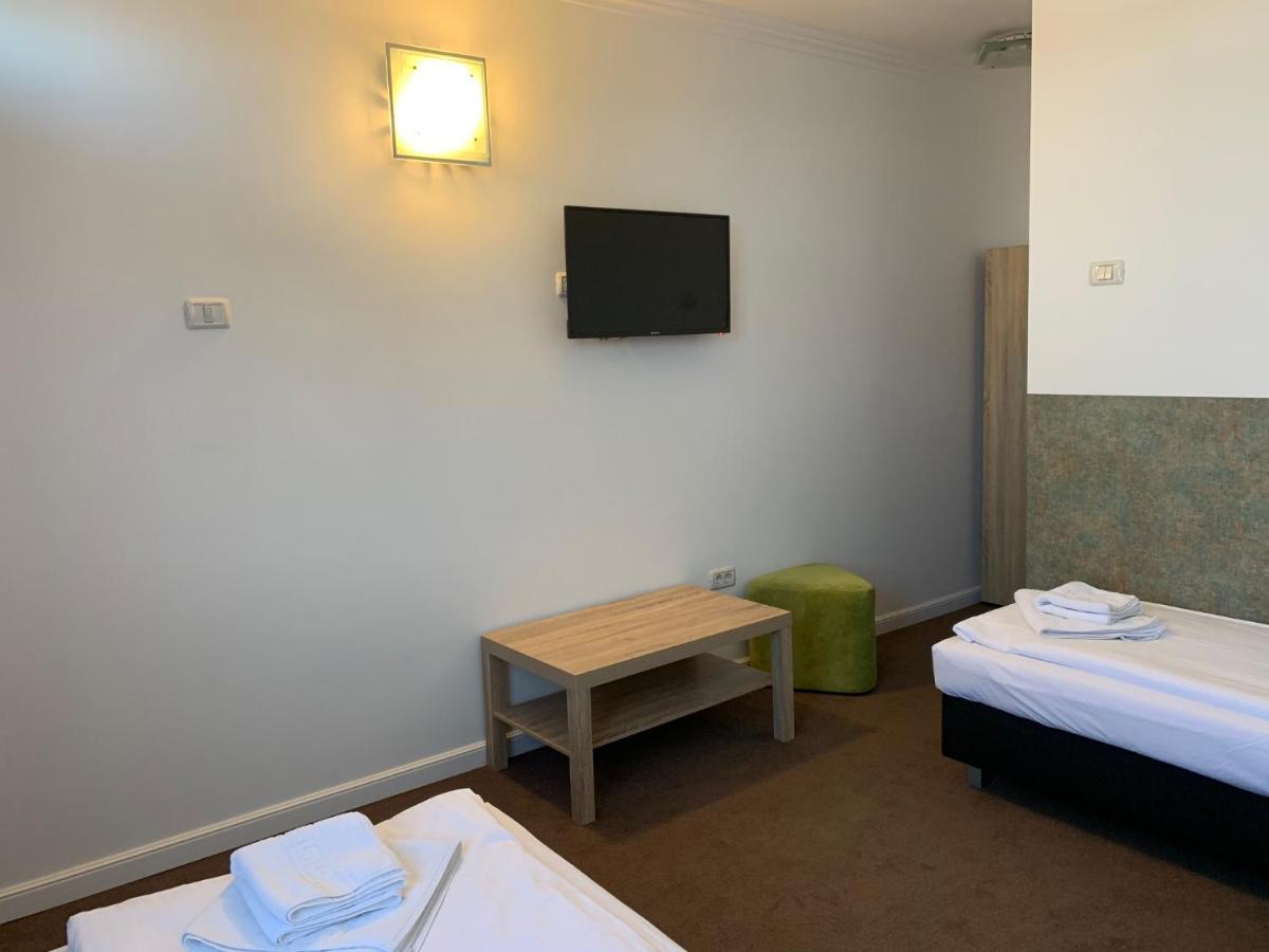 Motel Ruta 33 อาราด ภายนอก รูปภาพ